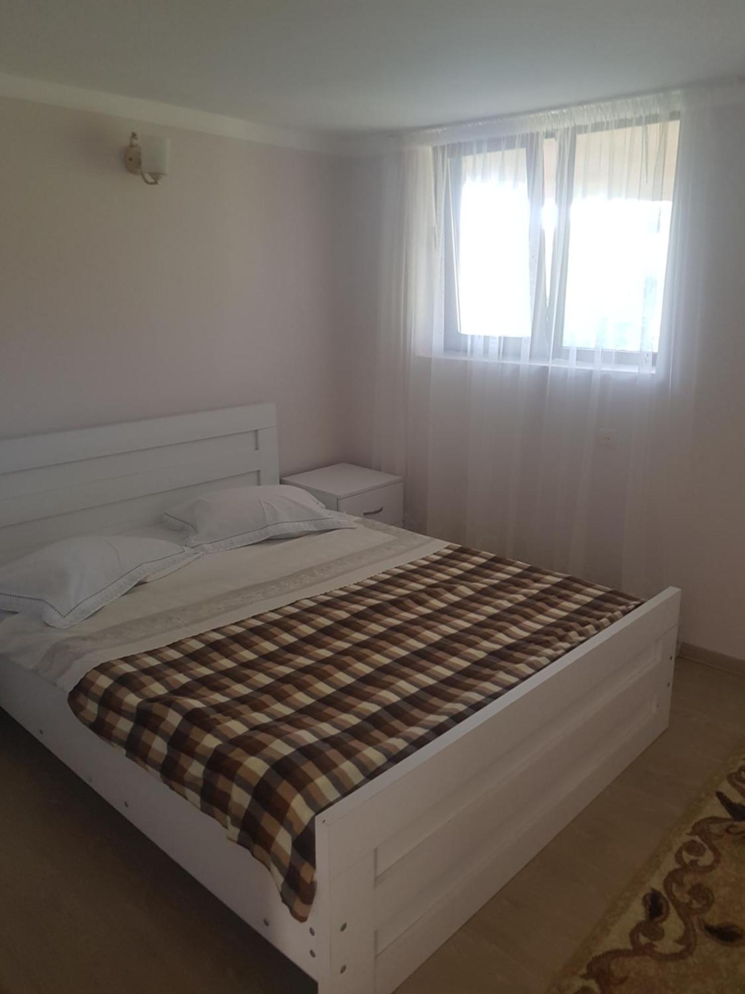 Hotel Shaumiani Koutaïssi Extérieur photo